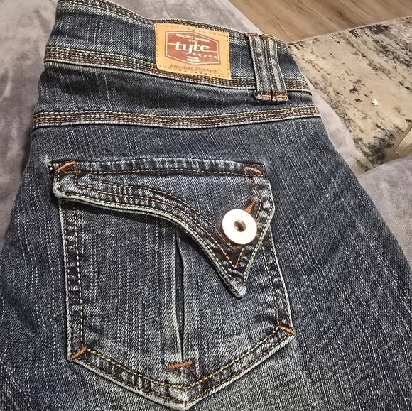 Jeans - Picture 2 of 6